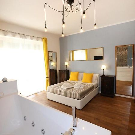 Unique Luxury Apartment And Rooms Рим Экстерьер фото