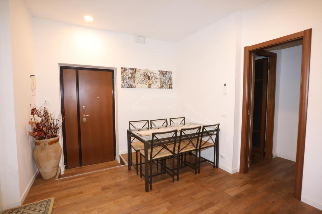 Unique Luxury Apartment And Rooms Рим Экстерьер фото