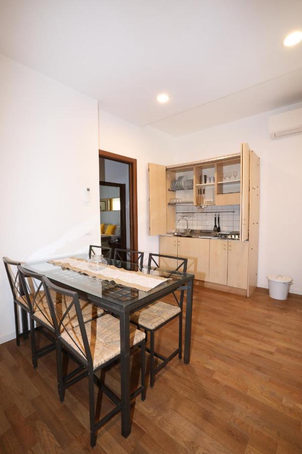 Unique Luxury Apartment And Rooms Рим Экстерьер фото