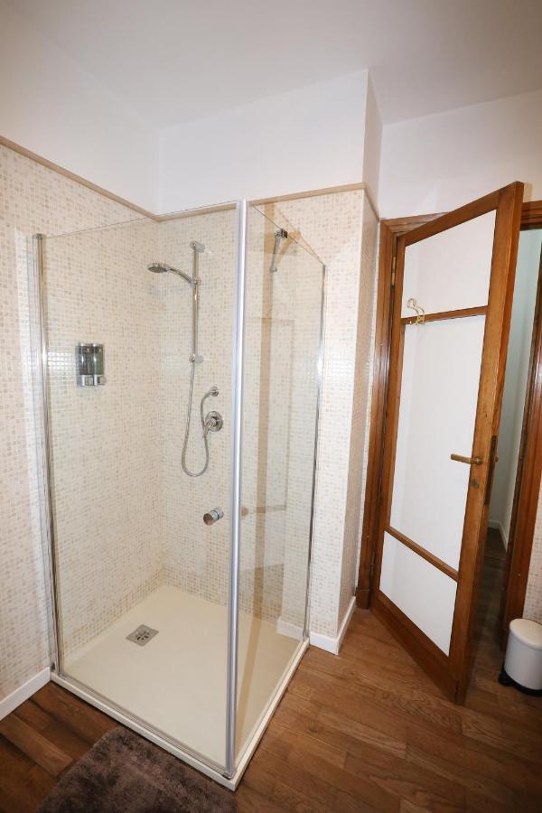 Unique Luxury Apartment And Rooms Рим Экстерьер фото