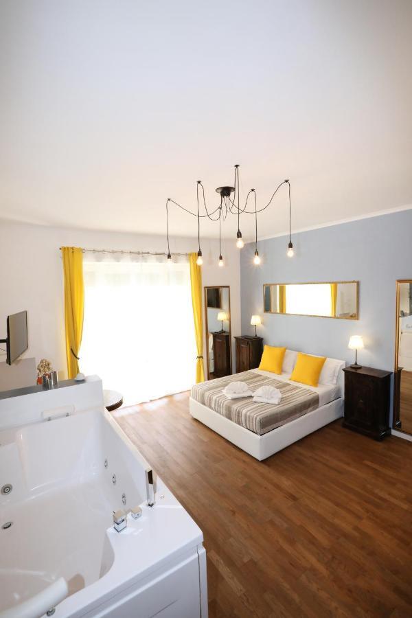 Unique Luxury Apartment And Rooms Рим Экстерьер фото