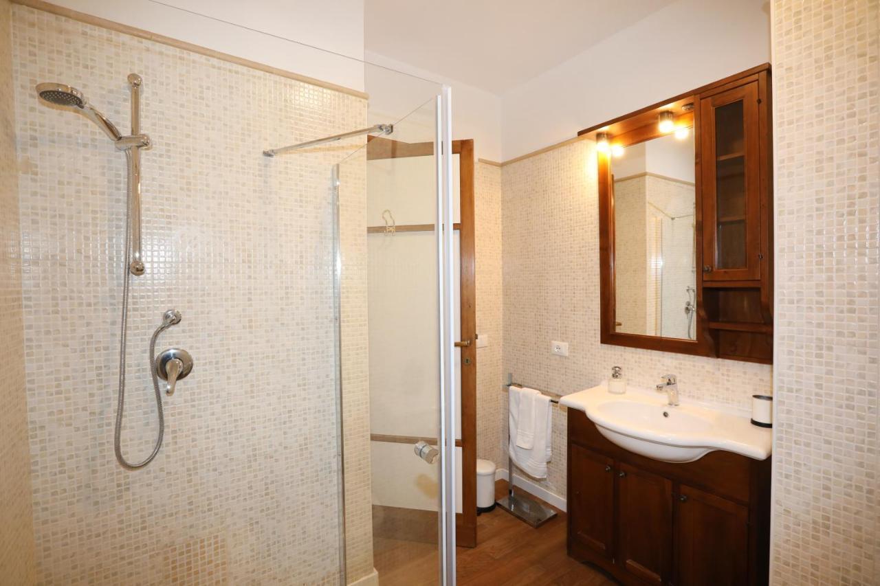 Unique Luxury Apartment And Rooms Рим Экстерьер фото