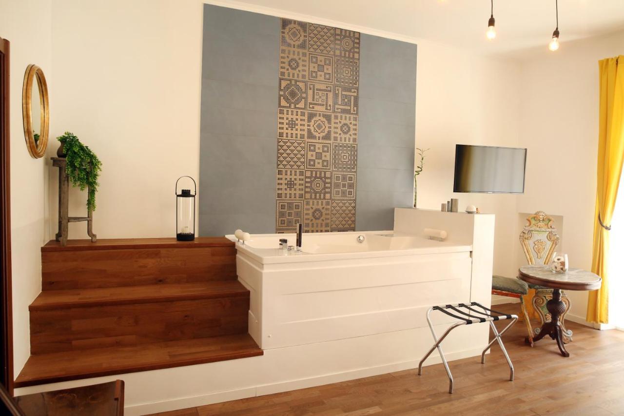 Unique Luxury Apartment And Rooms Рим Экстерьер фото