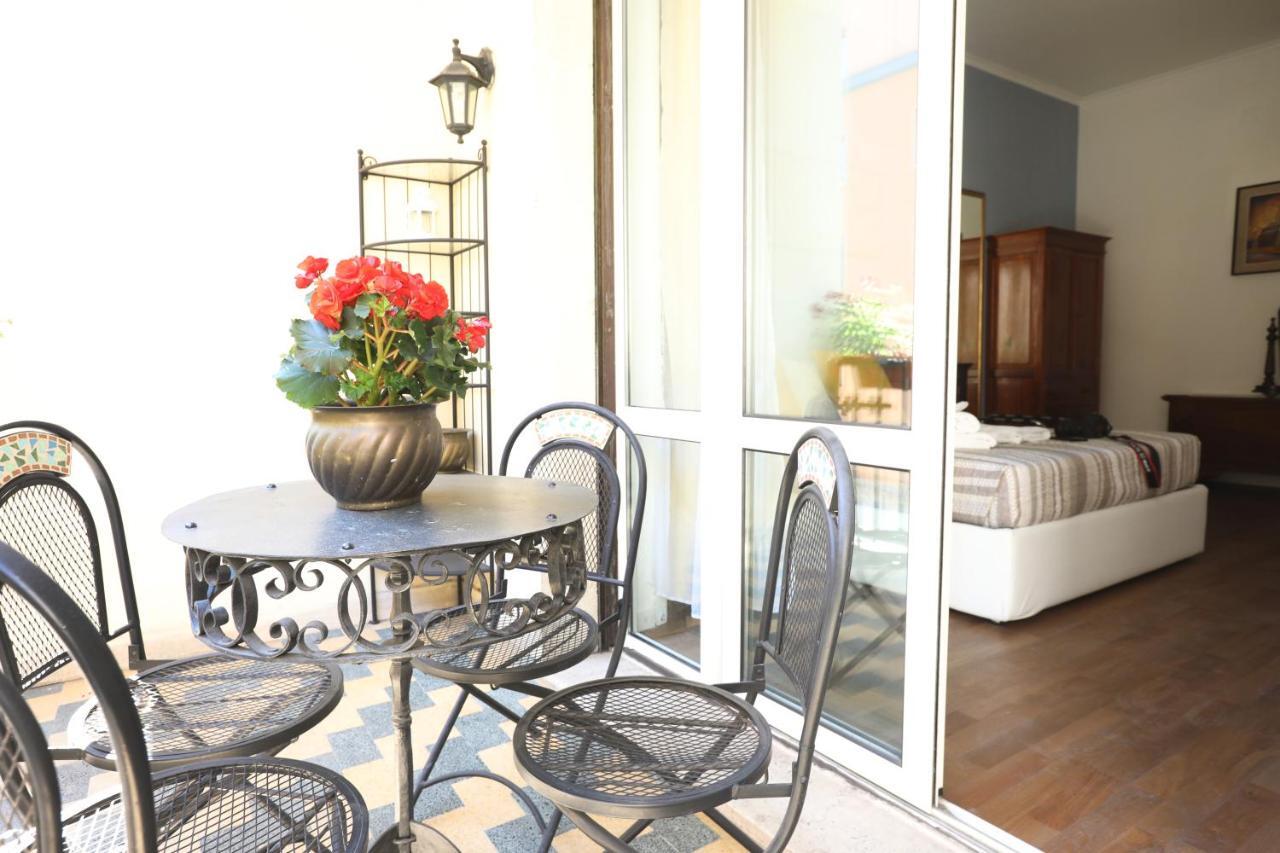 Unique Luxury Apartment And Rooms Рим Экстерьер фото
